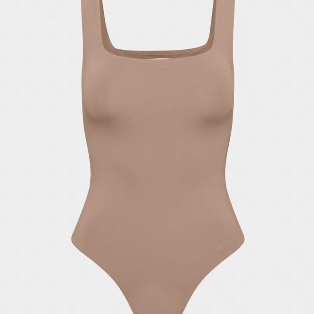 Aritzia Contour Squareneck Bodysuit